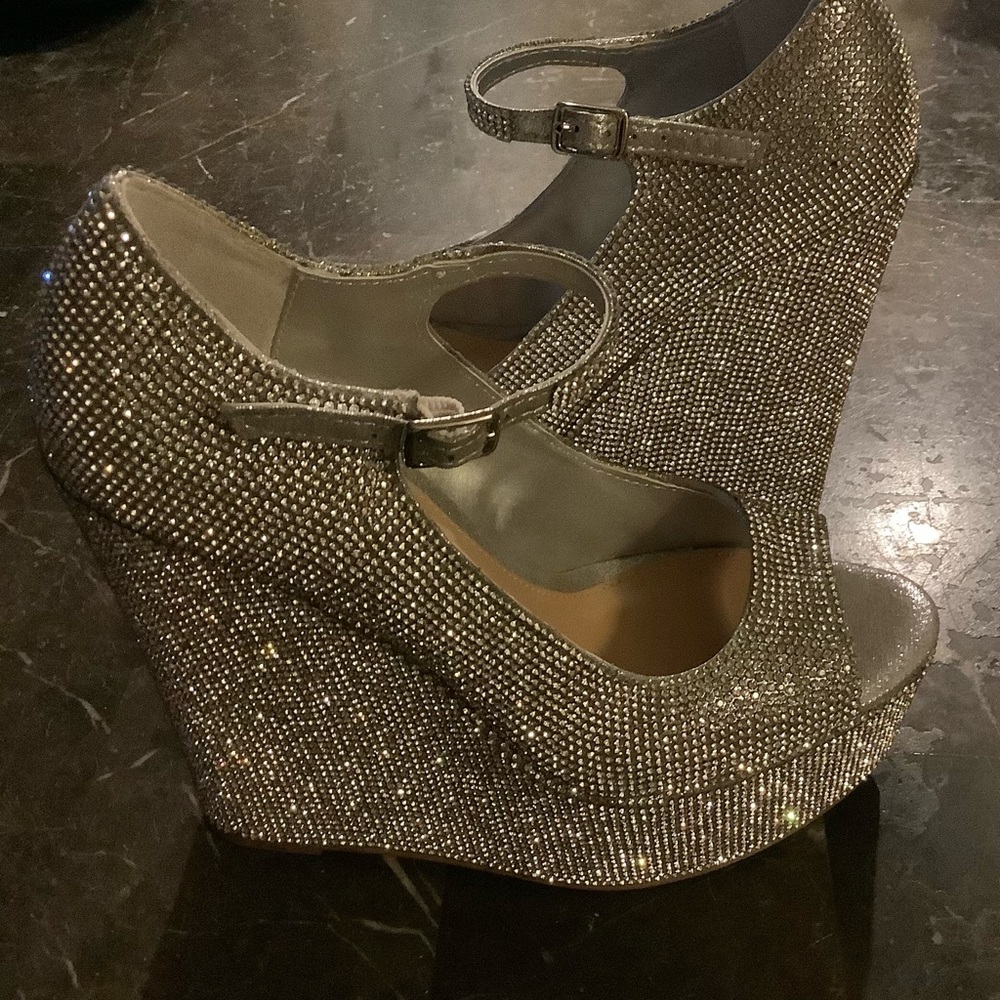 Silver jeweled wedges size 7 Steve Madden